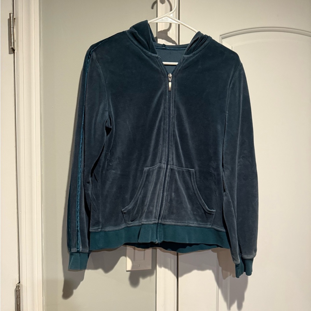 Velvet blue sweater